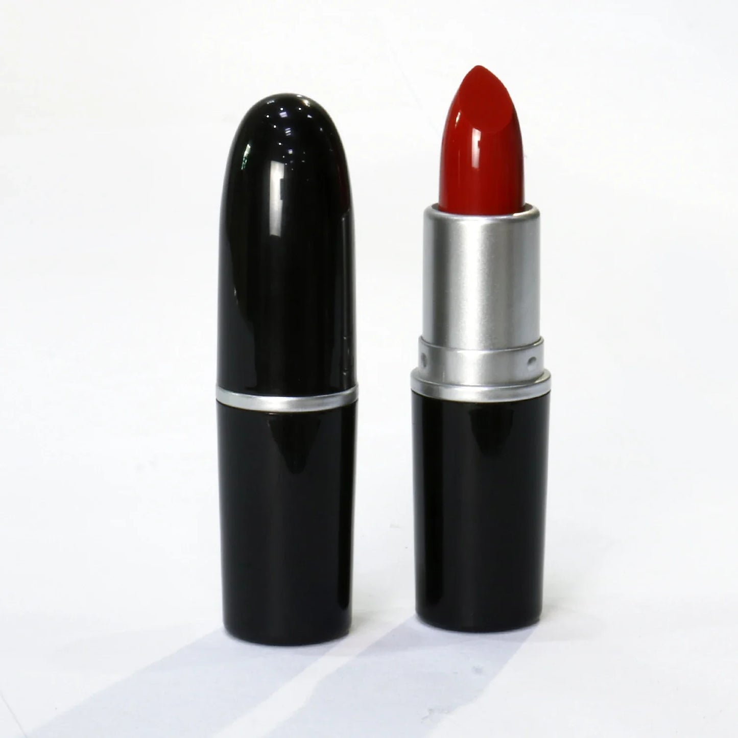 Metal Private Label Waterproof Lipstick Creamy Velvet Matte Cute Lipstick Logo Customize Brand Matte Lipstick